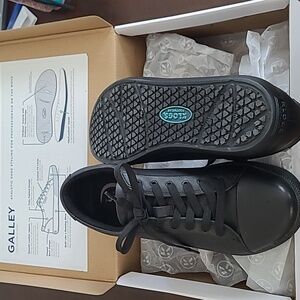 Klogs tennis shoe Galley